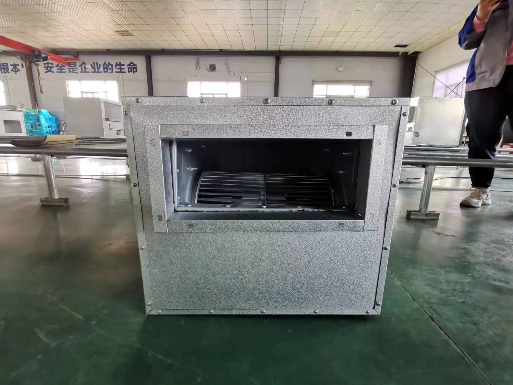 外轉(zhuǎn)子風機箱的工作原理